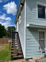 Building Photo - 104 W Hembree St