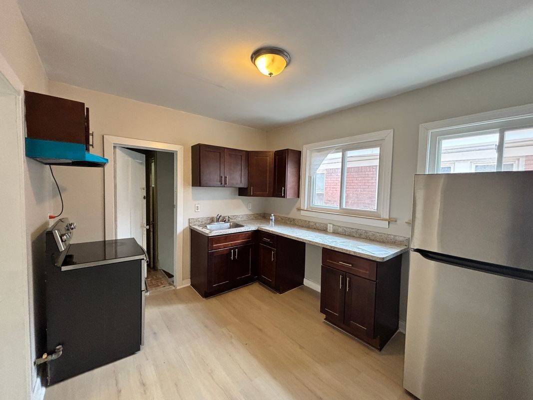 Building Photo - 3025 Tuxedo St