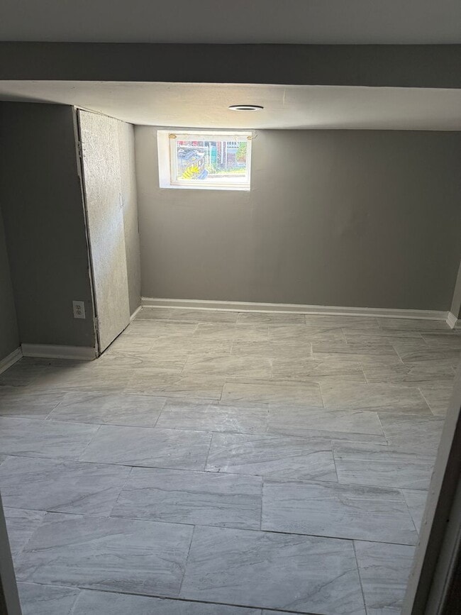 Building Photo - Two-Bedroom Home in Baltimore