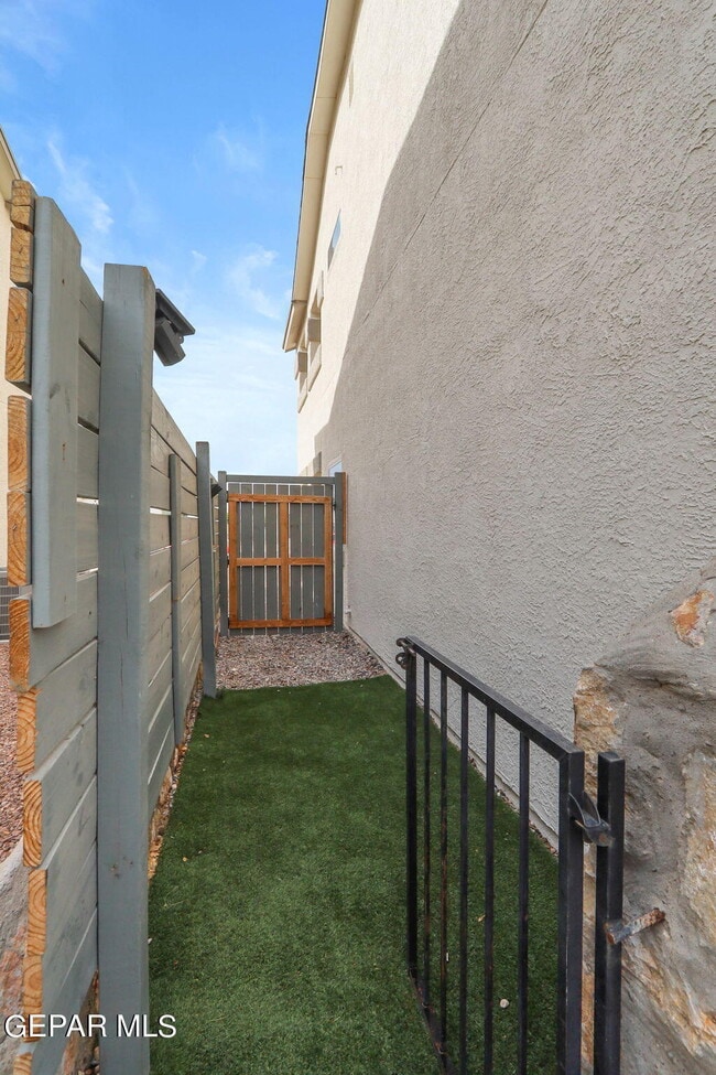 Building Photo - 14708 Tierra Garcia Dr