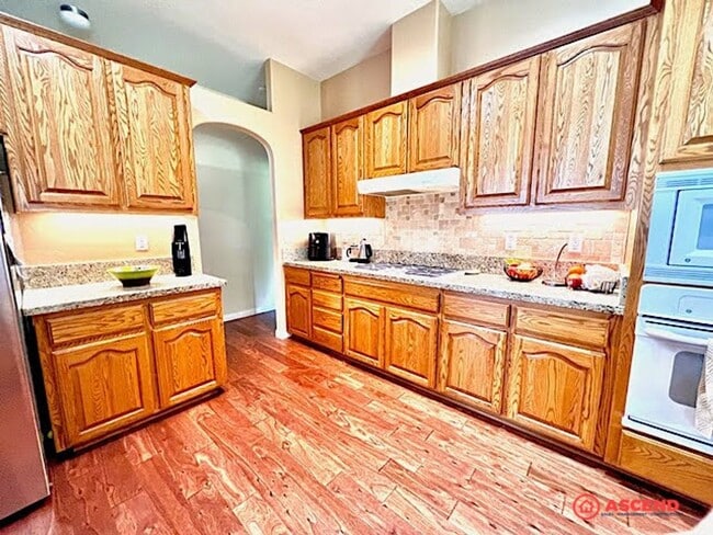 Building Photo - Beautiful Home in the Northwest!