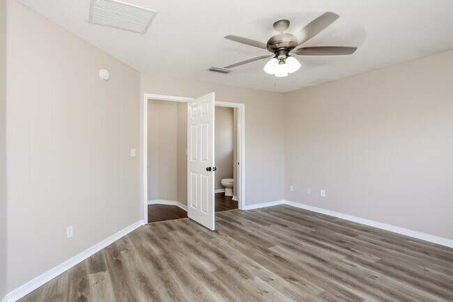 Building Photo - 2831 Taylor Hill Dr