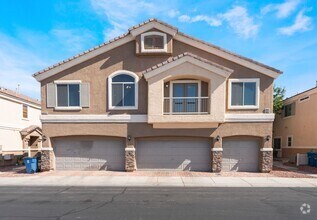 Building Photo - Gated Community  Townhome  2 bedroom, 2 ba...