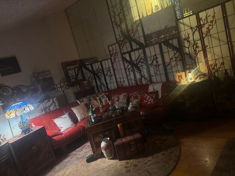 Building Photo - 1131 Lakeshore Dr