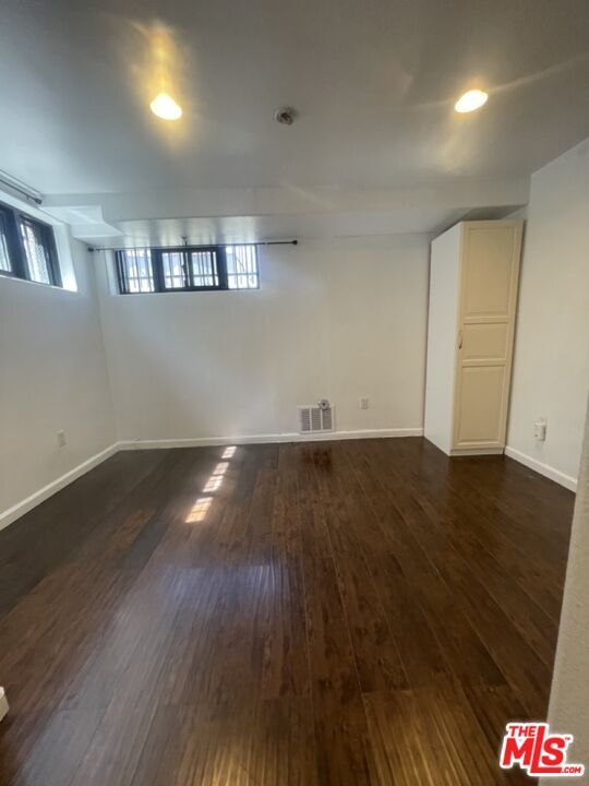 Building Photo - 909 S Gramercy Pl