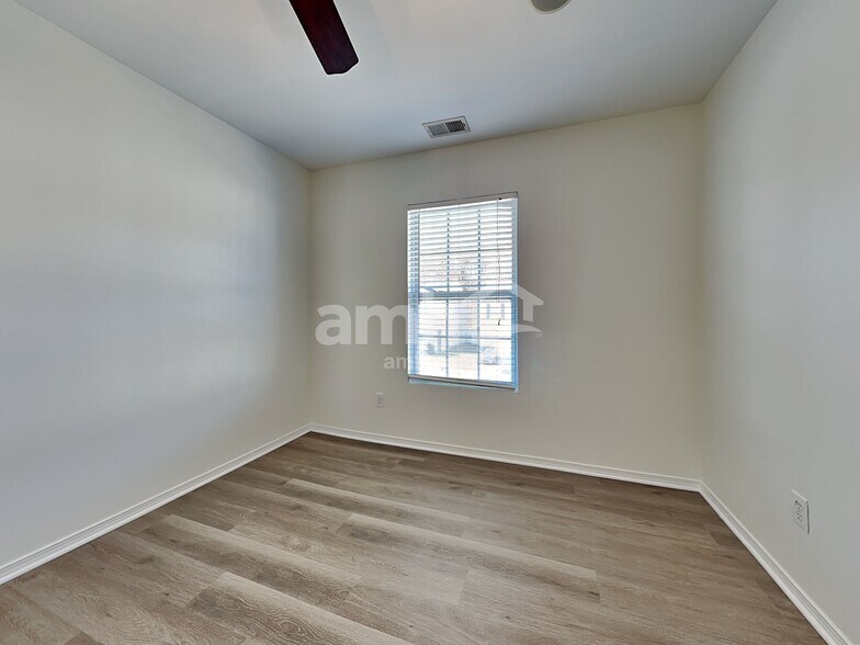 Building Photo - 8312 Ainsworth St