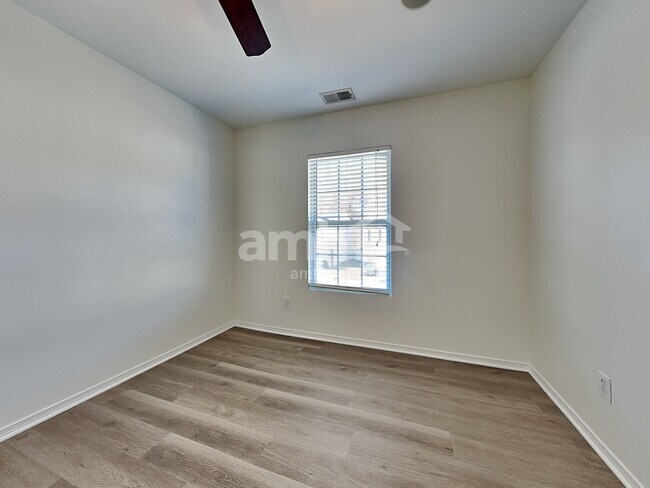 Building Photo - 8312 Ainsworth St