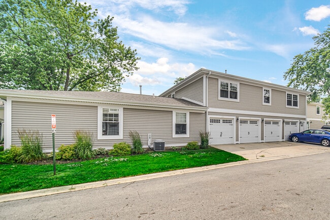Building Photo - 323 Somerset Ln