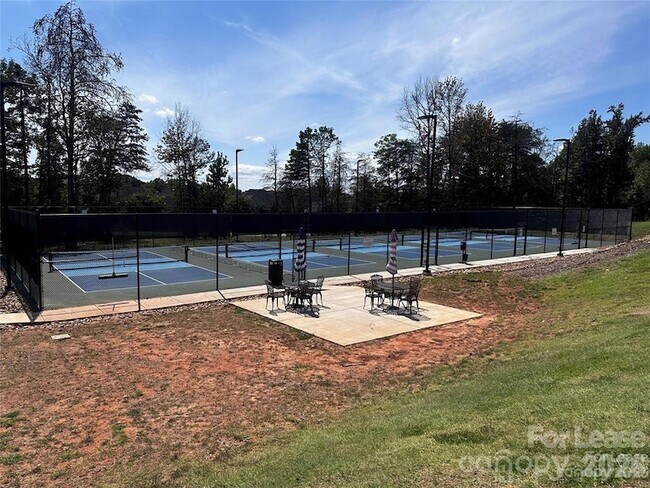 Building Photo - 7526 Fairway Villa Circle