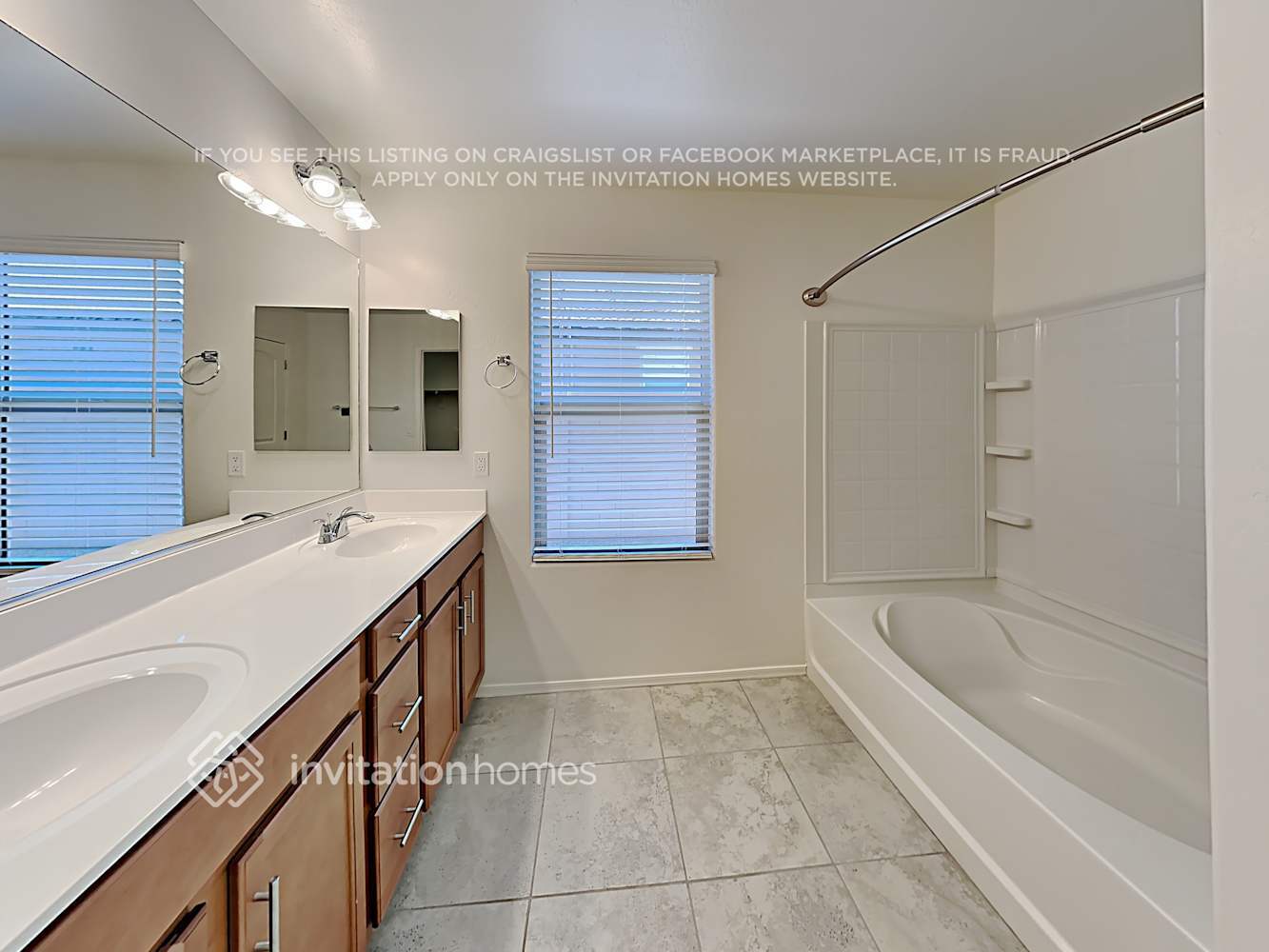 Building Photo - 17144 W Pinnacle Vista Dr