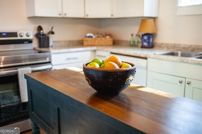 Building Photo - 161 Calhoun Rd