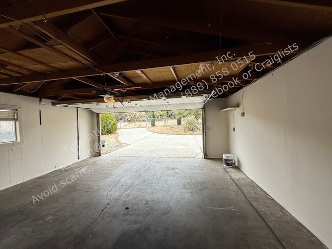 Building Photo - 56612 Kismet Rd