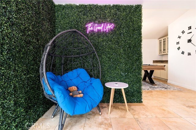 Building Photo - 20300 Oxnard St