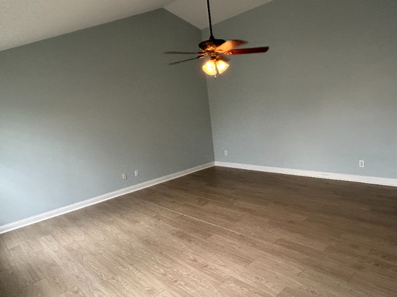 Building Photo - 10923 Keene Rd