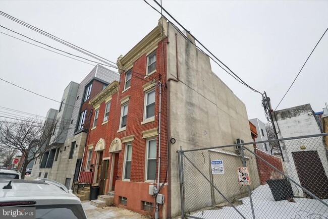 Building Photo - 1217 E Berks St