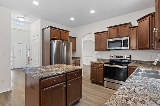 Building Photo - Spacious 4-Bedroom Gem with 2.5 Baths in t...