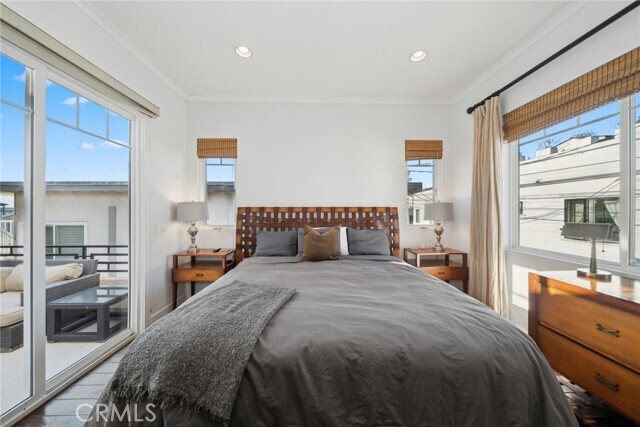 Building Photo - 417 Poinsettia Ave