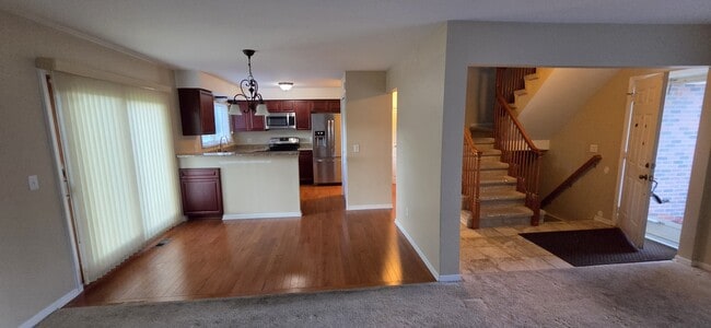 Building Photo - 380 Huntington Ct