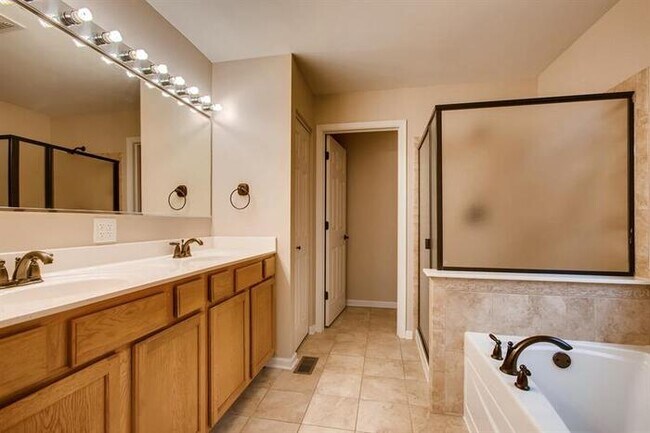 Building Photo - 21406 South Prairie Landing Lane, Shorewoo...