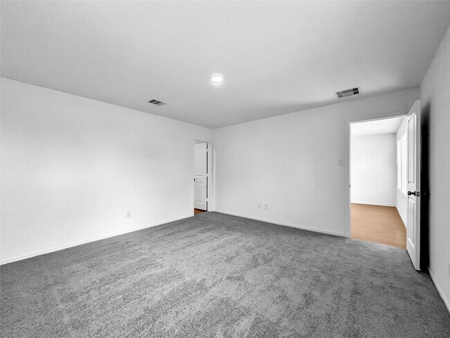 Building Photo - 6022 Starling Dr