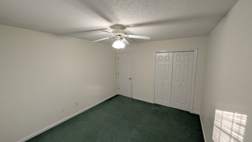Building Photo - 64 Woodfield Pl