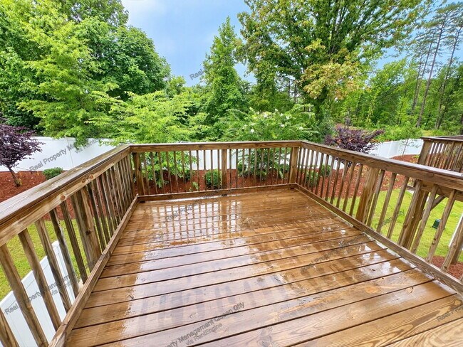 Building Photo - 2407 Lazette Dr