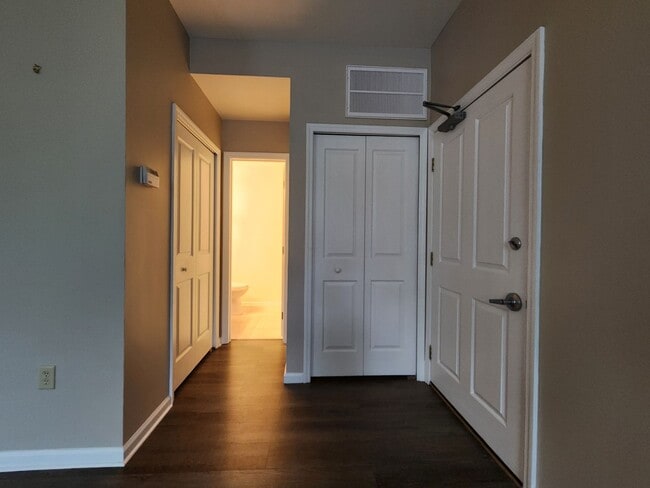 Building Photo - TWO BEDROOM APARTMENT MAIN & MARKET STREETS