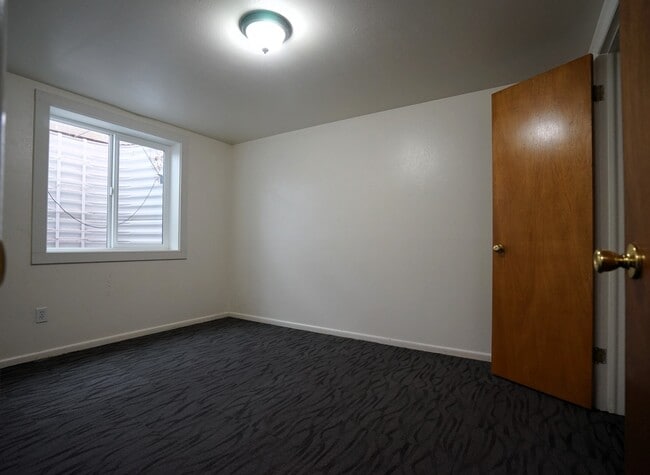 Building Photo - 2500 Westchester Dr