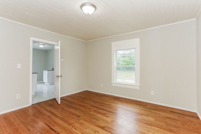 Building Photo - Charming Home for Rent – Griffin, GA - $500 off on 1st month's rent