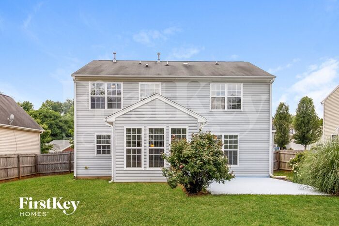 Building Photo - 6161 Glen Way Dr