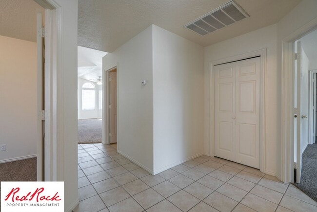 Building Photo - 2620 E 700 N