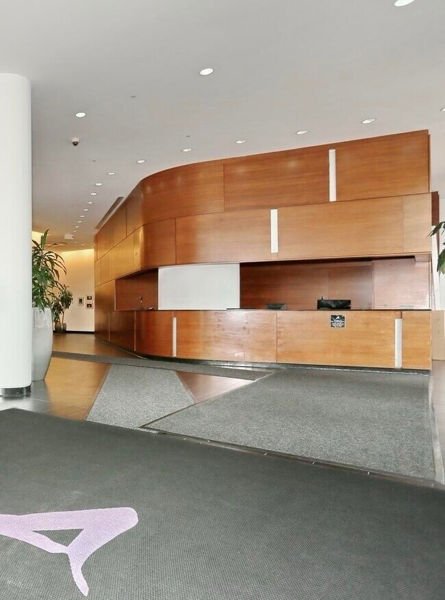 Building Photo - 389 Washington St