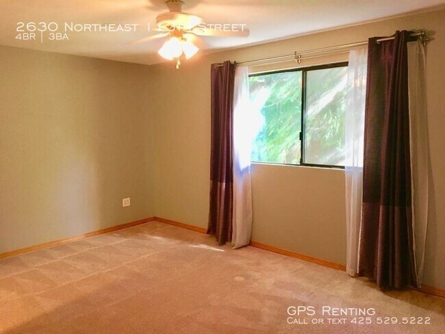 Building Photo - Amazing 4 bedrooms house in Meadowbrook