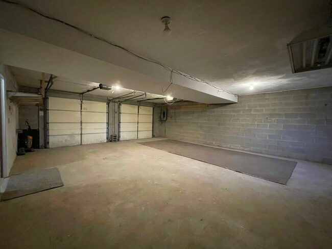 Building Photo - 3149 Glenwood Dr