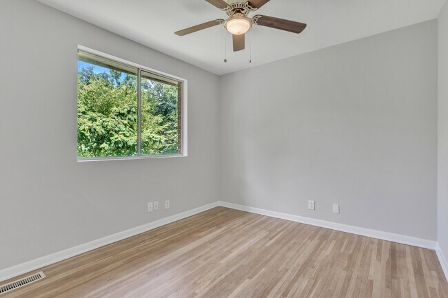 Building Photo - 622 Ermac Dr