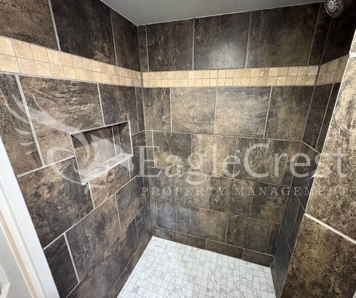 Building Photo - 236NCOLLEGE