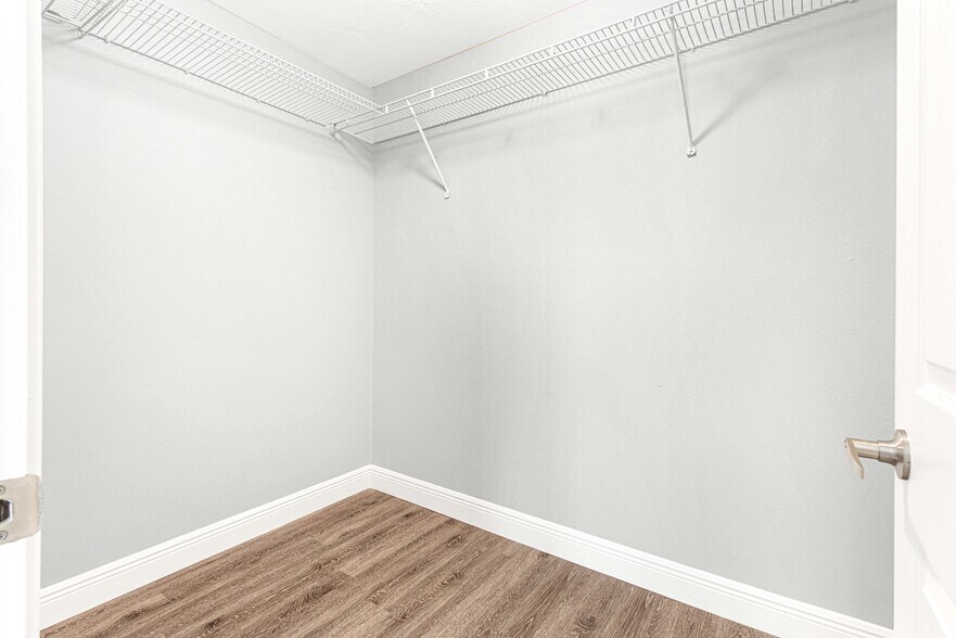 Building Photo - 4111 SE 22nd Ave