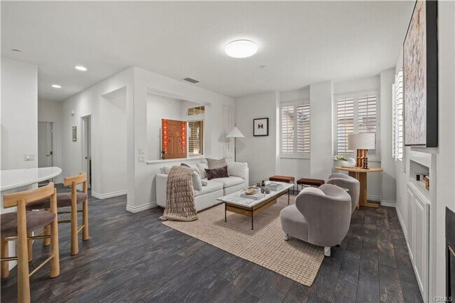 Building Photo - RECENTLY RENOVATED 3 BED, 3 BATH CONDO! $4,500 (OAK CREEK-IRVINE)
