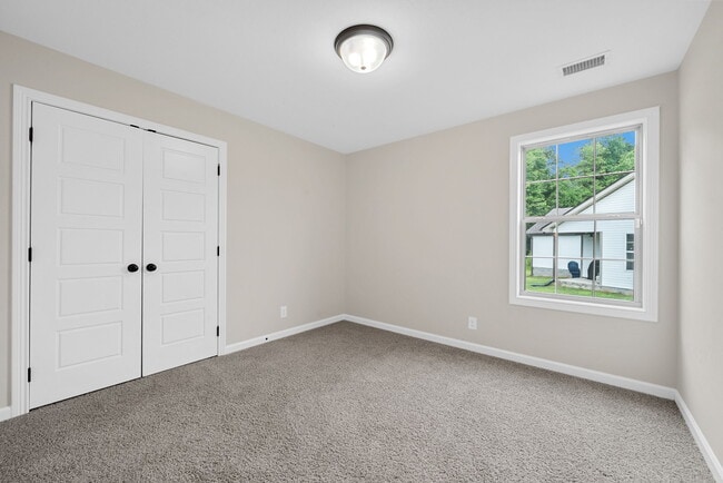 Building Photo - 710 Gleason Dr