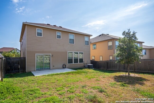 Building Photo - Comfortable Living in a Gated Community Near It All