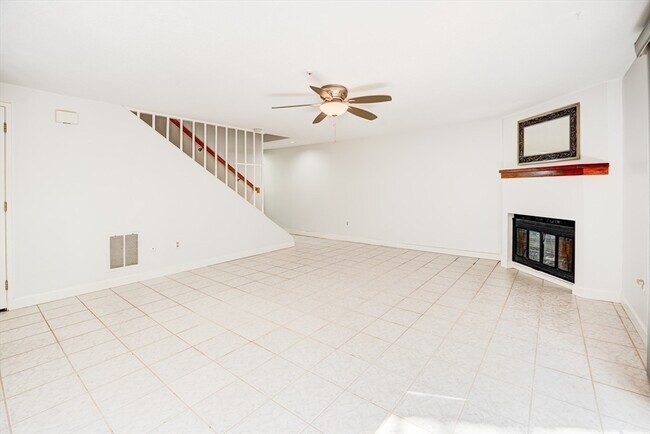 Building Photo - 522 Tumbling Hawk