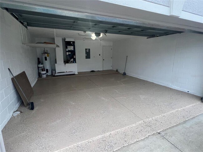 Building Photo - 1063 Bluegrass Dr