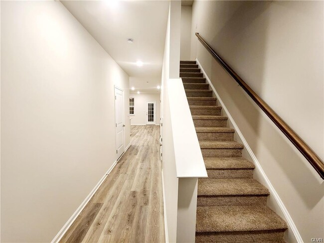Building Photo - 1191 Susan Cir