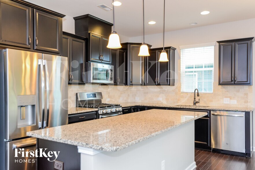 Building Photo - 618 Gardenbrook Trl