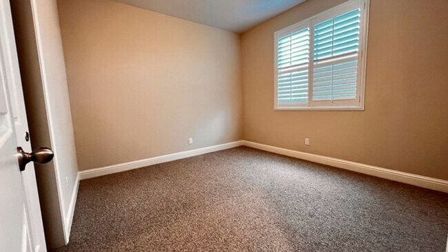 Building Photo - Beautiful Home for rent in Shannon Ranch in Visalia!