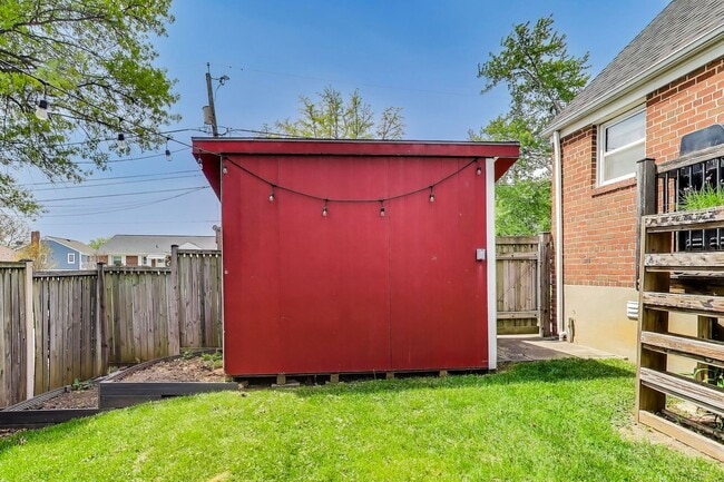 Building Photo - Coming Soon! Charming 4 Bedroom, 2 Bath Ca...