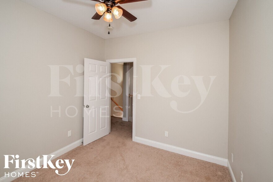 Building Photo - 1819 Winnipeg Cir