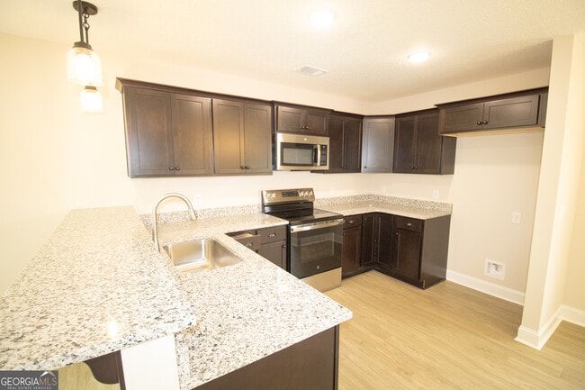 Building Photo - 122 Enclave Ct