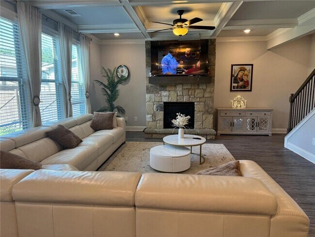 Building Photo - 126 Cottontail Ln