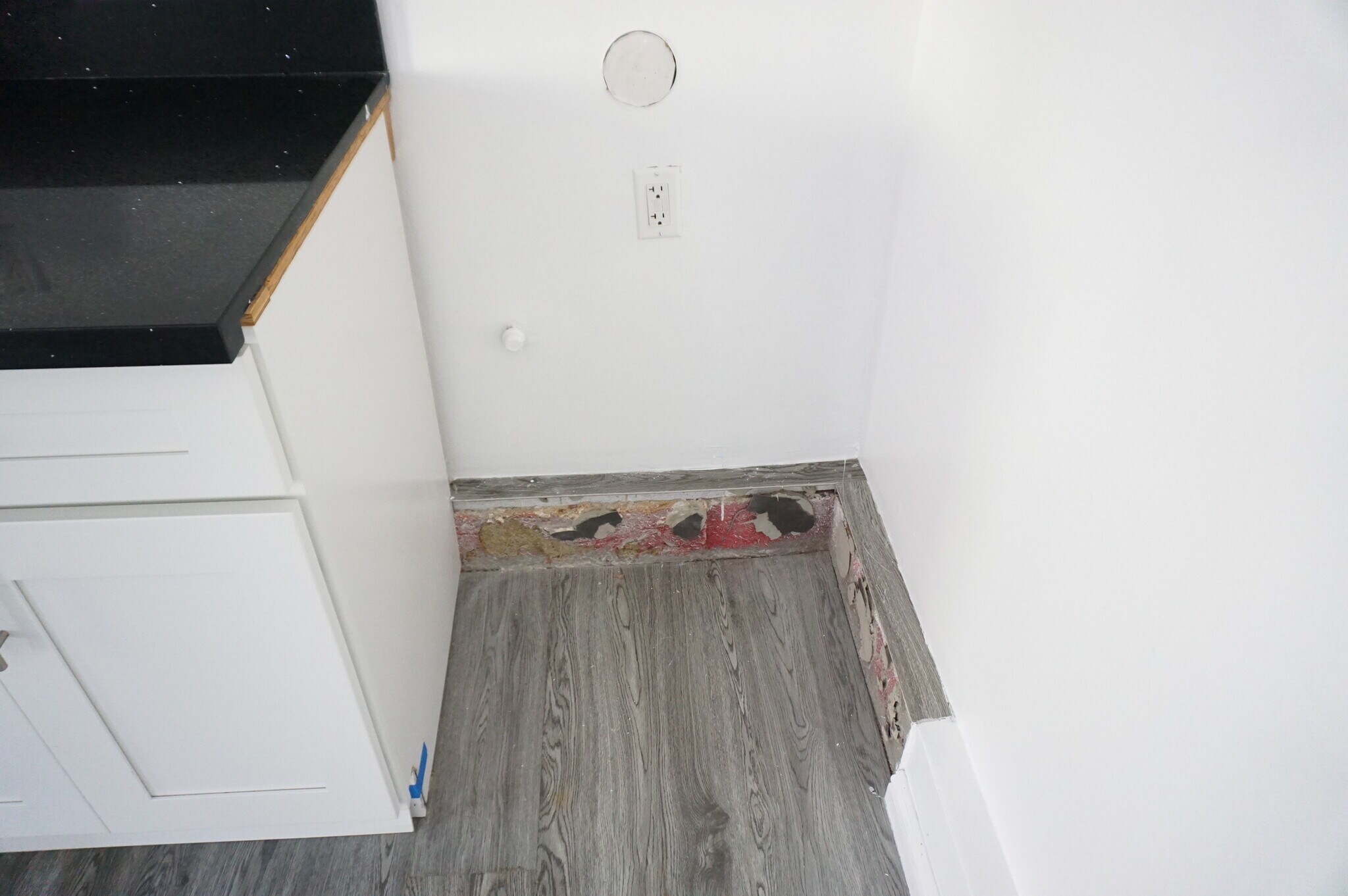 Building Photo - 14820 Devonshire St